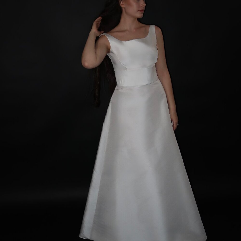 Floor Sample US 2 Cymbeline Round Neck Belted Maxi Dress